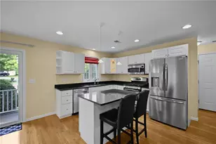 500 Mendon Rd, Cumberland, RI 02864 - Photo 4