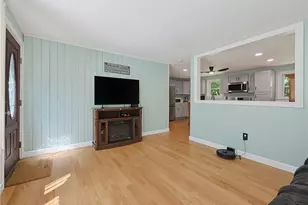 417 Lake Washington Dr, Glocester, RI 02814 - Photo 6