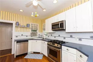 18 Lucas Ave, Newport, RI 02840 - Photo 6