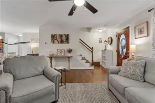 18 Country Hill Ln, Smithfield, RI 02917 - Photo 12