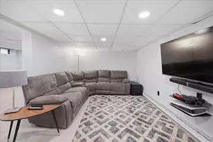 77 Harper Ave, Cranston, RI 02910 - Photo 20