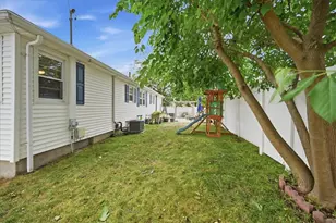 77 Harper Ave, Cranston, RI 02910 - Photo 34