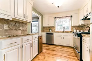 43 Crescendo Dr, Warwick, RI 02889 - Photo 12
