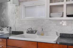 203 Power St, Providence, RI 02906 - Photo 12