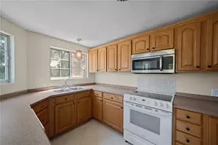 18 Pond Ct, North Providence, RI 02904 - Photo 10