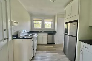 460 Morris Ave, Providence, RI 02906 - Photo 10
