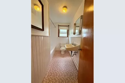 25 Thurston Avenue, Newport, RI 02840 - Photo 10