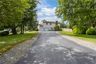 50 Countryside Dr, Cranston, RI 02921 - Photo 4