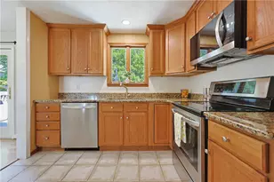 81 Amherst St, Cumberland, RI 02864 - Photo 10