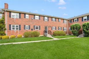 70 Carroll Ave, Newport, RI 02840 - Photo 24