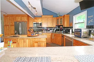 162 Atlantic Dr, Middletown, RI 02842 - Photo 18