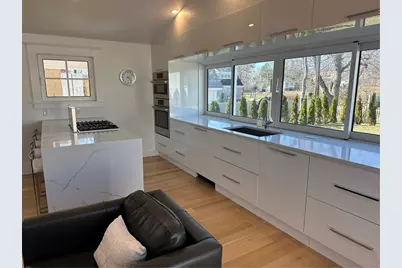 76 Memorial Boulevard #Rear, Newport, RI 02840 - Photo 2