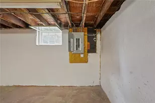 151 Bloomfield St, Pawtucket, RI 02861 - Photo 32