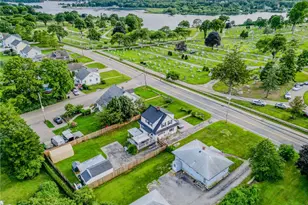 124 Beach St, Westerly, RI 02891 - Photo 2