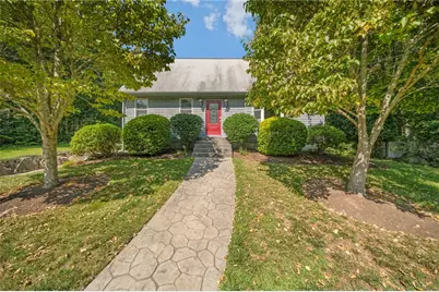 20 Oakridge Drive, Cranston, RI 02921 - Photo 2