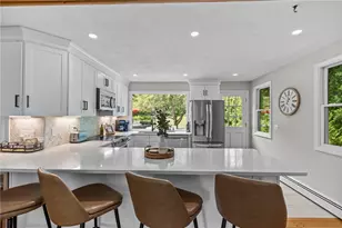 20 Oakridge Dr, Cranston, RI 02921 - Photo 6
