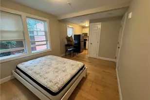 16 Brinley St, Newport, RI 02840 - Photo 10