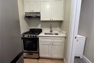 16 Brinley St, Newport, RI 02840 - Photo 6