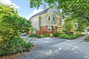 60 Forest St, Providence, RI 02906 - Photo 32