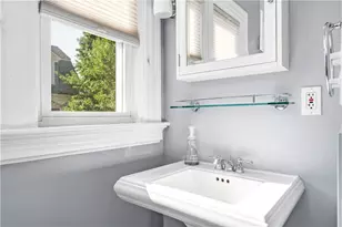 60 Forest St, Providence, RI 02906 - Photo 20