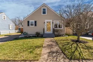 19 Annette Ave, Pawtucket, RI 02861 - Photo 1