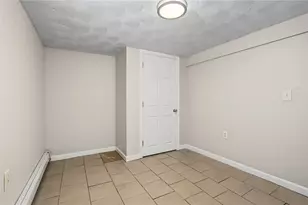 142 Oxford St, Providence, RI 02905 - Photo 32