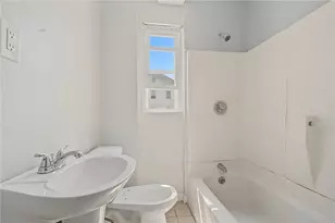 142 Oxford St, Providence, RI 02905 - Photo 8