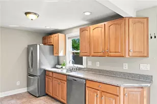 36 Newfield Ave, Warwick, RI 02888 - Photo 10