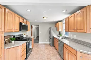 36 Newfield Ave, Warwick, RI 02888 - Photo 6