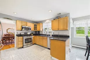 21 Buxton Dr, Cranston, RI 02921 - Photo 12