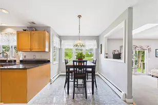 21 Buxton Dr, Cranston, RI 02921 - Photo 16