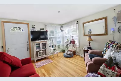 19 Peace Street, Warwick, RI 02888 - Photo 2