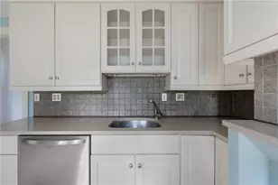 37 Reservoir Rd, Middletown, RI 02842 - Photo 14