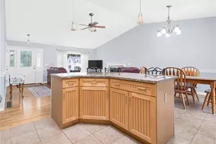 85 Spooner St, Warwick, RI 02886 - Photo 6