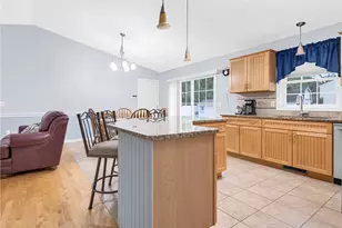 85 Spooner St, Warwick, RI 02886 - Photo 8