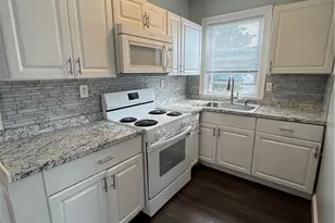 17 Booth Ave, Pawtucket, RI 02861 - Photo 1