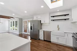 1 Evangeline Ct, Bristol, RI 02809 - Photo 4