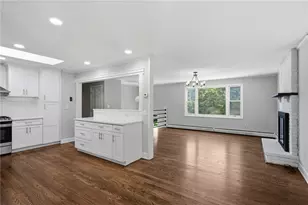 1 Evangeline Ct, Bristol, RI 02809 - Photo 8