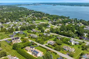 95 Holman St, Portsmouth, RI 02871 - Photo 2