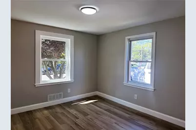 496 Beverage Hill Avenue, Pawtucket, RI 02961 - Photo 10