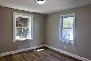 496 Beverage Hill Ave, Pawtucket, RI 02961 - Photo 10