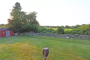 61 Amesbury Cir, Middletown, RI 02842 - Photo 10