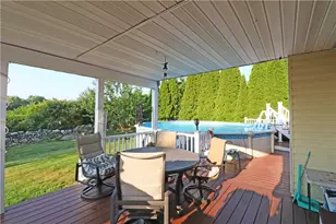 61 Amesbury Cir, Middletown, RI 02842 - Photo 6