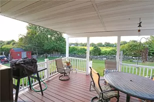 61 Amesbury Cir, Middletown, RI 02842 - Photo 8