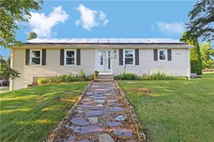 61 Amesbury Cir, Middletown, RI 02842 - Photo 1