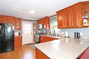 61 Amesbury Cir, Middletown, RI 02842 - Photo 18