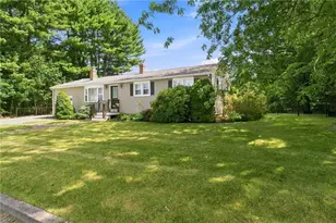 9 Eileen Dr, North Kingstown, RI 02852 - Photo 2