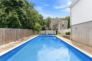 19 Gilcrest Dr, West Warwick, RI 02893 - Photo 20
