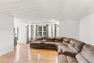 19 Gilcrest Dr, West Warwick, RI 02893 - Photo 6