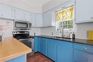 69 Roger Williams Ave, East Providence, RI 02916 - Photo 12